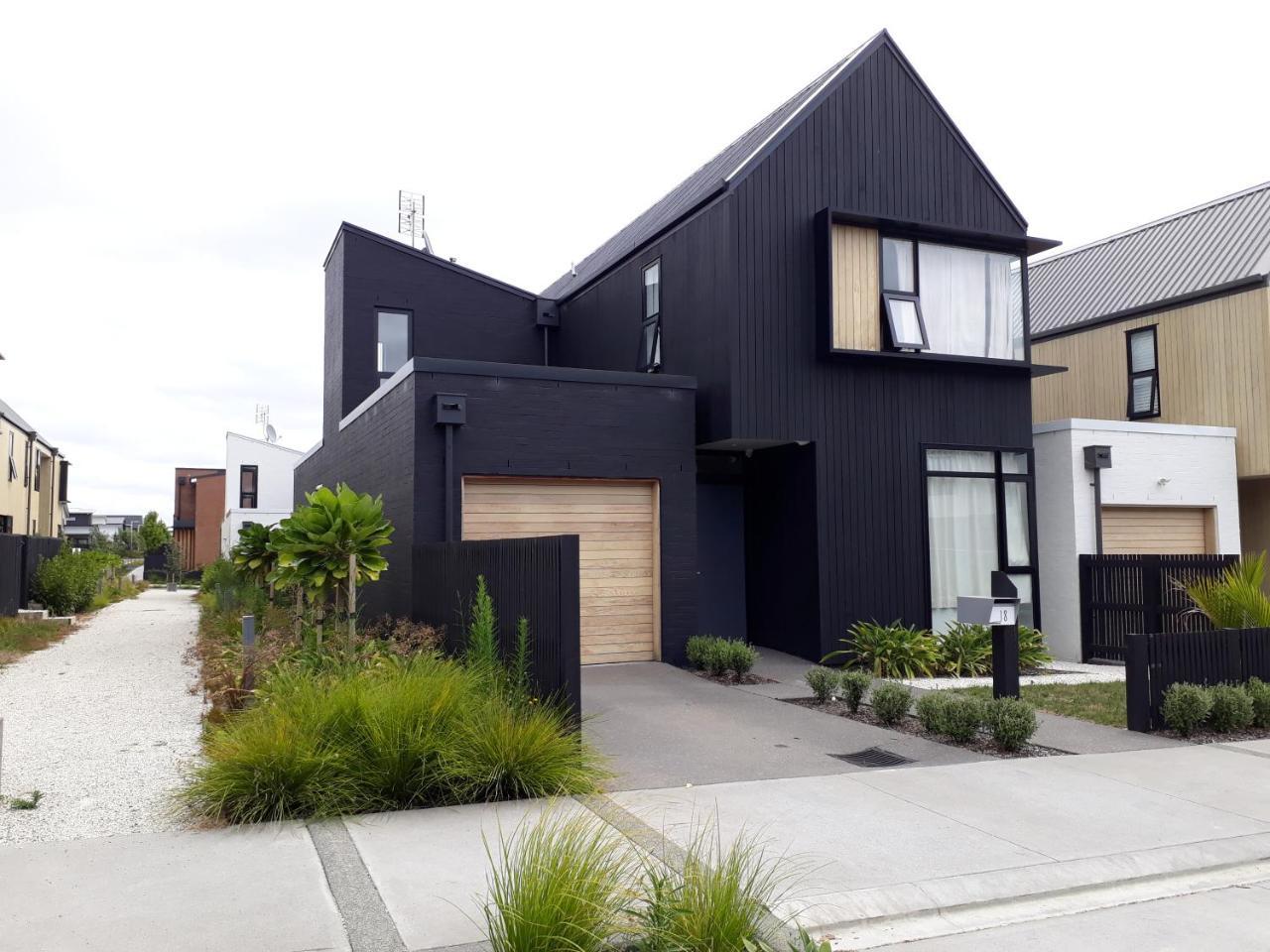 Blissful Breeze Townhouse With Parking And Patio Villa Auckland Exterior photo