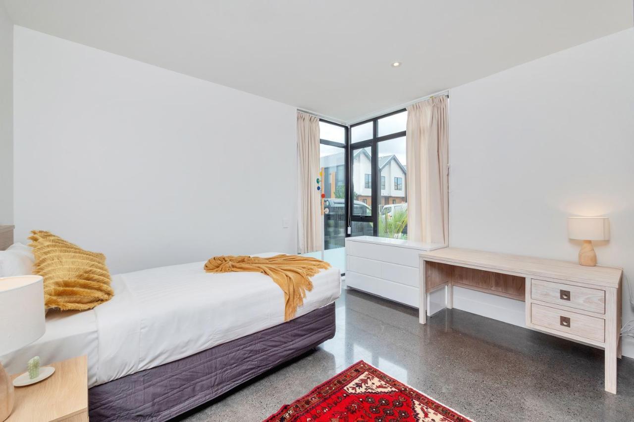 Blissful Breeze Townhouse With Parking And Patio Villa Auckland Exterior photo