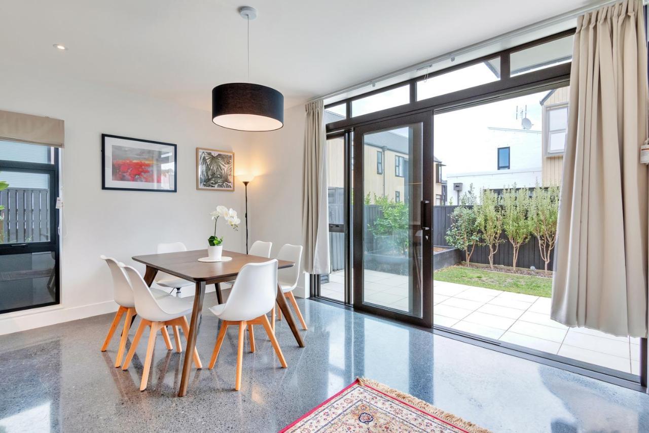 Blissful Breeze Townhouse With Parking And Patio Villa Auckland Exterior photo