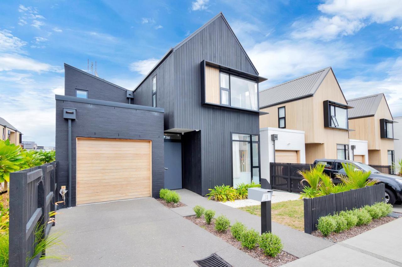 Blissful Breeze Townhouse With Parking And Patio Villa Auckland Exterior photo