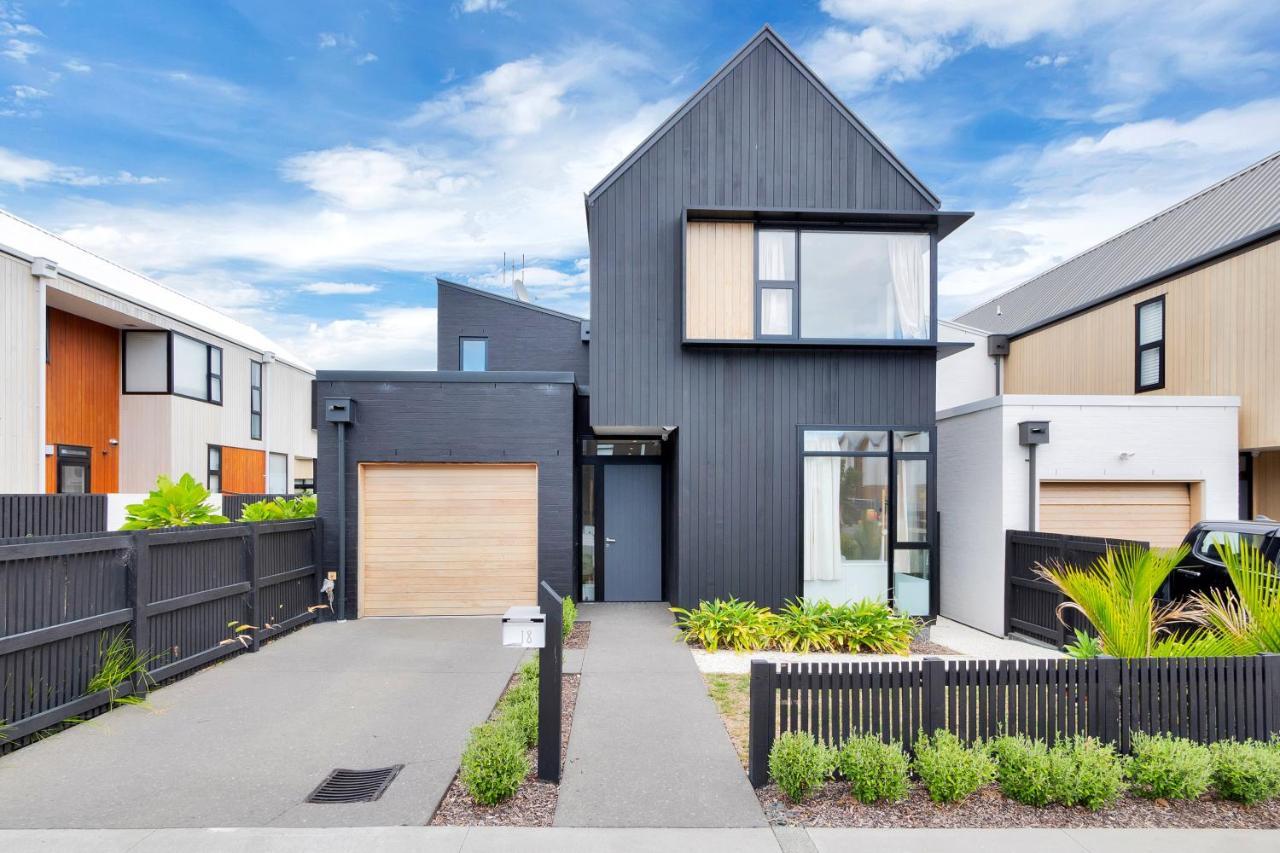 Blissful Breeze Townhouse With Parking And Patio Villa Auckland Exterior photo